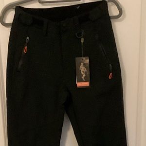 Free Soldier Women’s severe winter weather wear size. Waist 28 inseam 34